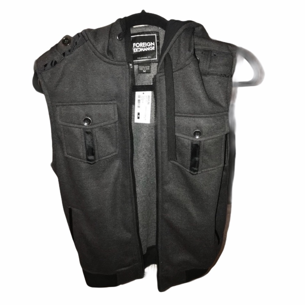 New foreign exchange gray vest sz M